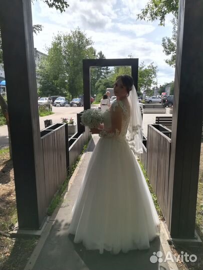 Свадебное платье