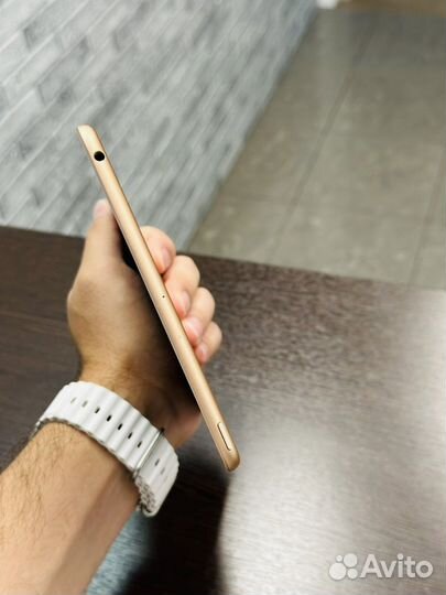 Отличный iPad Mini 5 64gb Gold WiFi