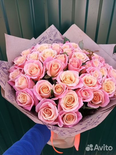 Живые цветы букеты розы корзины коробки. Доставка