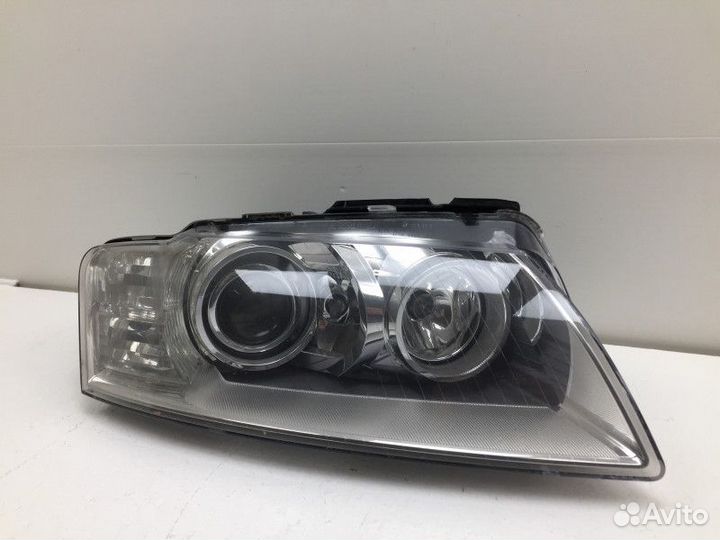 Фара правая Audi A8 2 (D3)