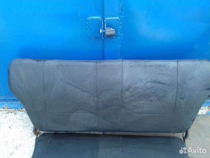 Сиденья задние ока