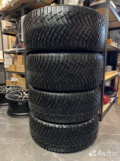Michelin X-Ice North 4 SUV 275/45 R21 и 315/40 R21