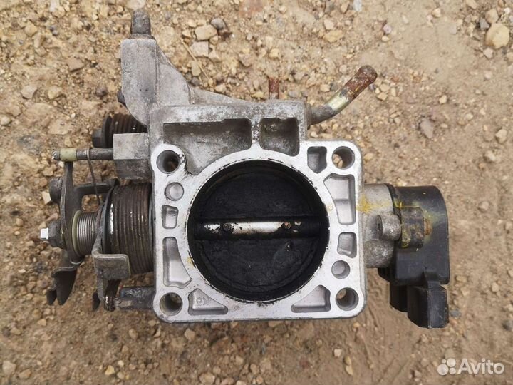 Заслонка дроссельная 2,0 Nissan Maxima A32