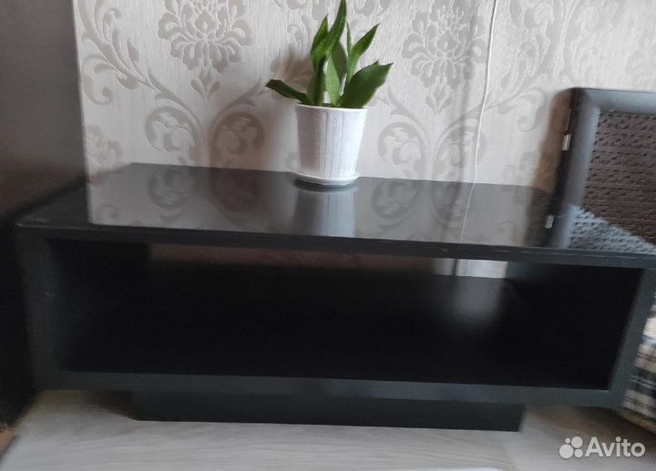 Журнальный столик