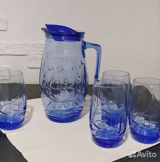 Графин со стаканами