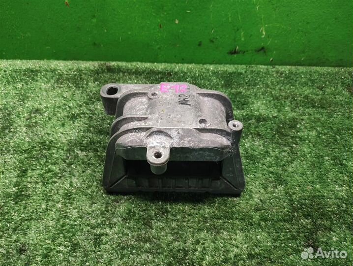 Опора (подушка) двигателя правая volkswagen Caddy