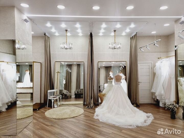 Продавец консультант в свадебный салон