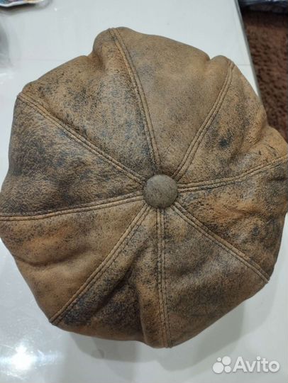 Кепка кожаная женская