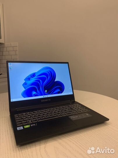 Ноутбук gigabyte g5