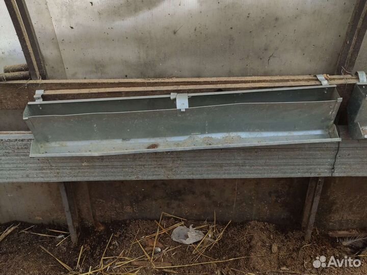 Кормушка для куриц