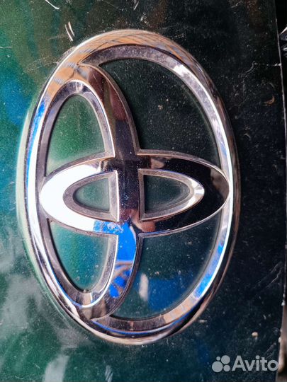 Эмблема Toyota Passo 2016