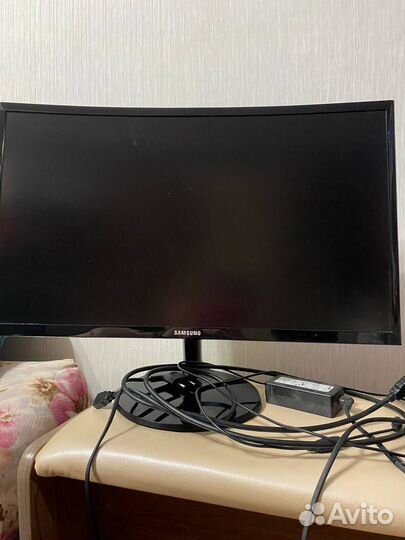 Монитор Samsung 24 изогнутый