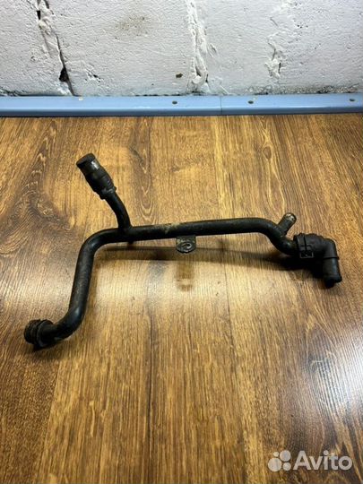 Трубка системы охлаждения Volkswagen Passat B5+