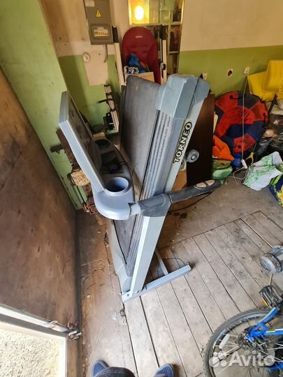 Тренажер беговая дорожка сломан