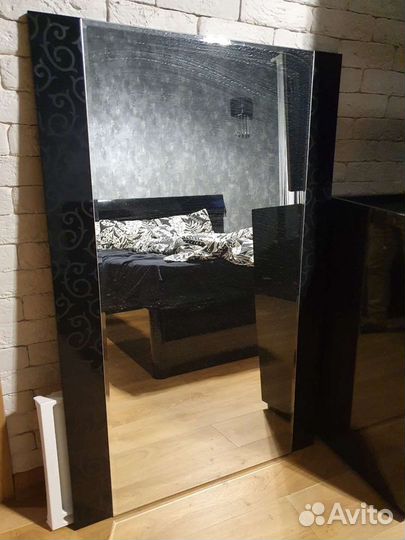 Зеркало настенное