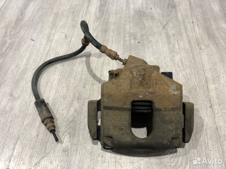 Суппорт тормозной передний правый Ford Fiesta MK5