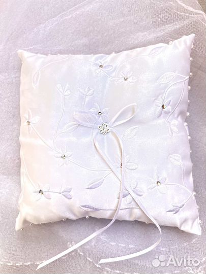 Свадебная фата, подушечка для колец, бантики