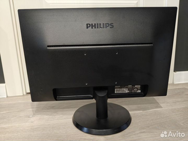 FullHD Монитор Philips 223V5LSB черный