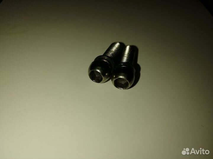 Винт болт м7
