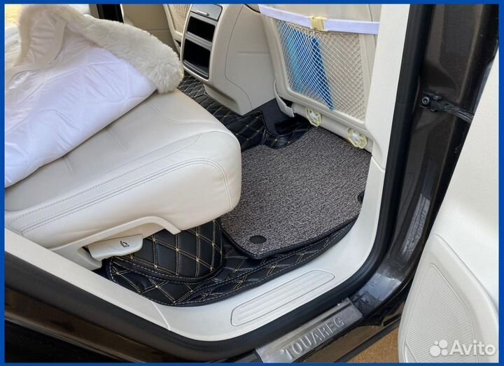 Автомобильные коврики из экокожи 3d