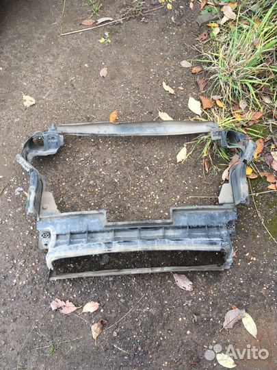 Дефлектор воздушный радиатора