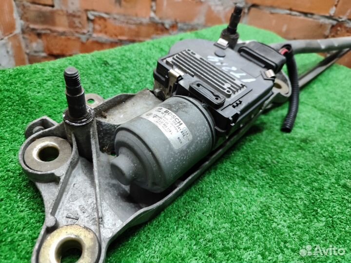 Моторчик стеклоочистителя передний VW Touareg 7L R