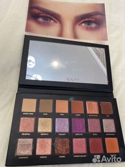 Палетка теней huda beauty