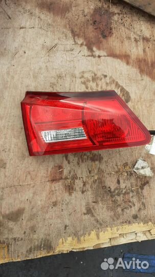Фонарь крышки багажника левый Lexus IS 250
