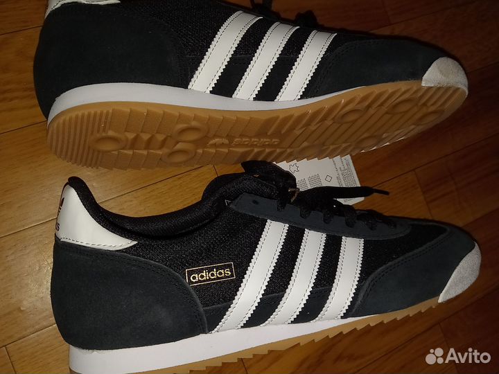 Кроссовки Adidas новые