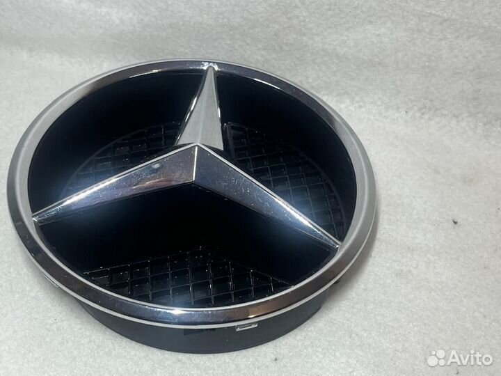 Эмблема решётка радиатора Mercedes E-class W212