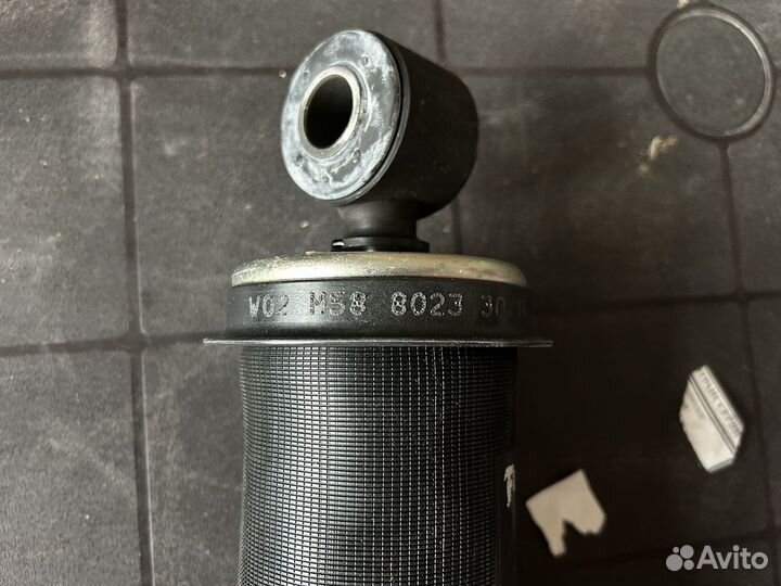 Амортизатор кабины задний с пневмо Ивеко Стралис