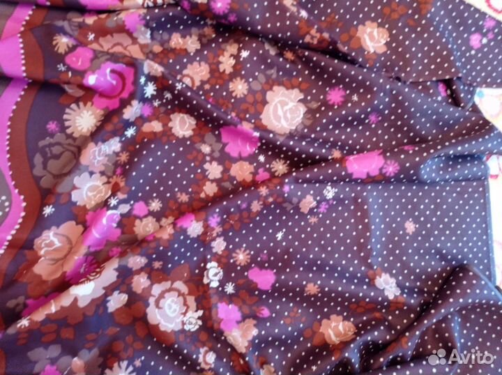 Ткань разная. На пальто, плащ, брюки, и.т.д