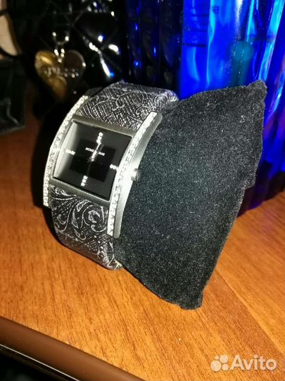 Часы женские jacques lemans