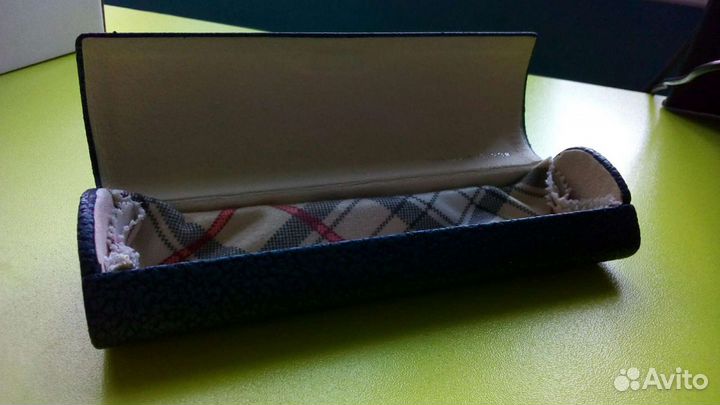 Очки с футляром