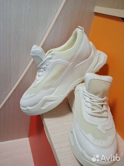 Кроссовки женские 38 размер новые Кошелев