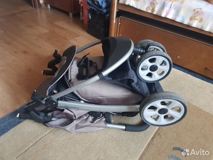 Детская прогулочная коляска