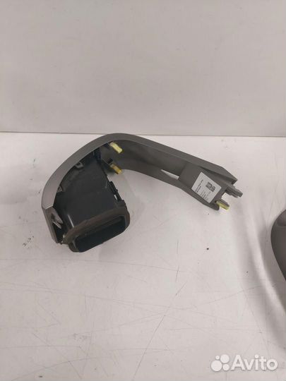 Дефлектор обдува салона левый верхний Toyota Prius