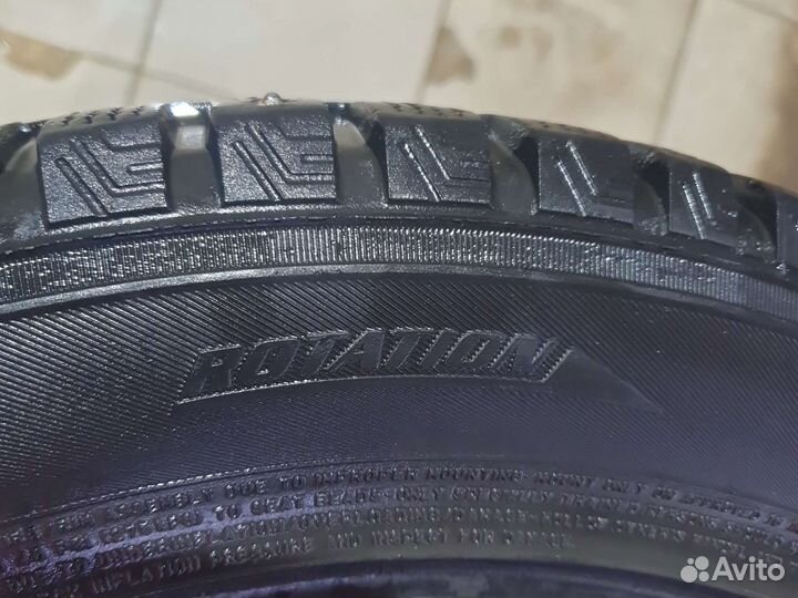 Dunlop SP Winter Ice 01 205/55 R16