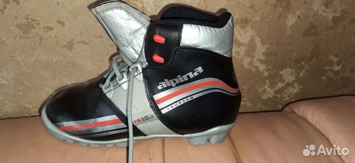 Лыжные ботинки