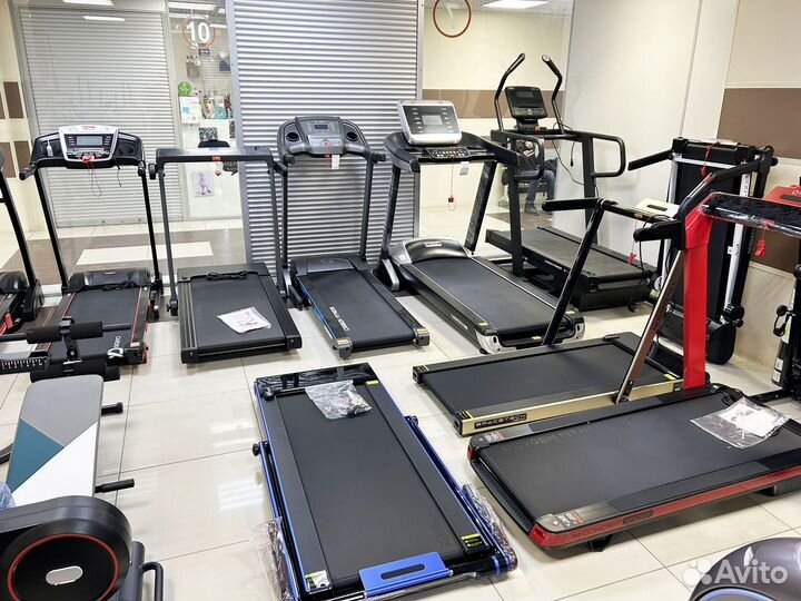 Беговые дорожки и эллиптические тренажеры шоу-рум