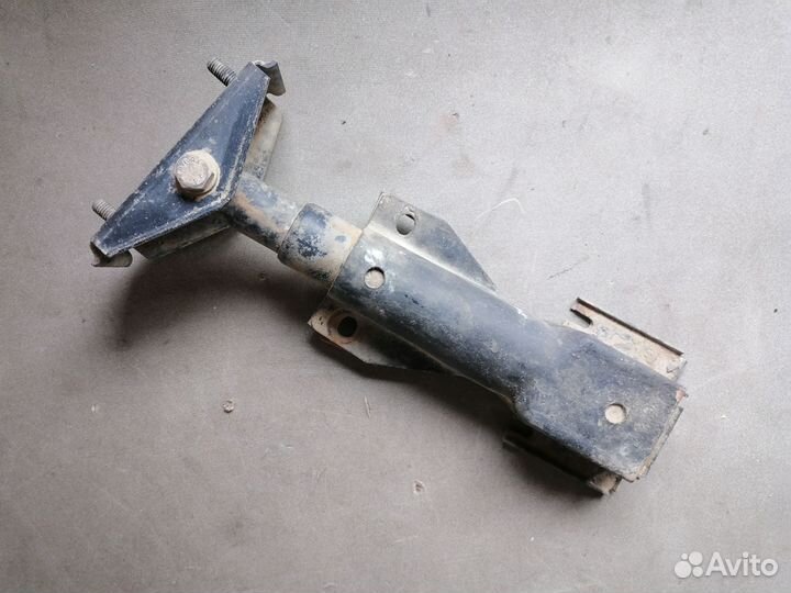 Кронштейн переднего бампера для BMW 5-серия E34