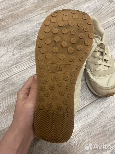 Кроссовки zara