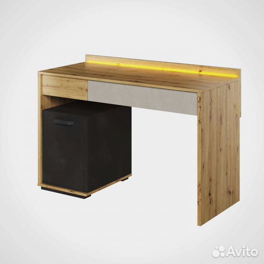 Письменный стол
