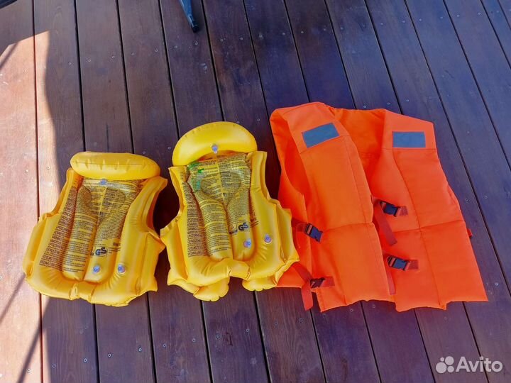 Жилет плавательный спасательный (страховочный)