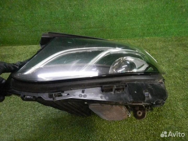 Фара левая Mercedes-Benz E-Class