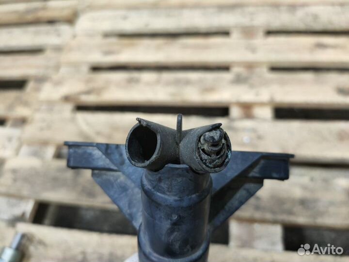 Форсунка омывателя фар передняя Bmw 5 E60 N52B30