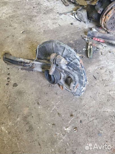 Кулак поворотный передний правый Volkswagen Touare