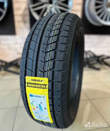 Sonix Snowrover 868 265/60 R18 110T