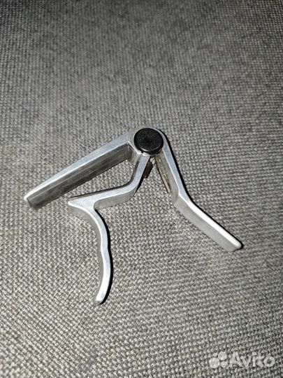 Каподастр для гитары