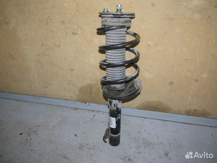 Амортизатор передний правый Mazda 3 (2002-2009) BK